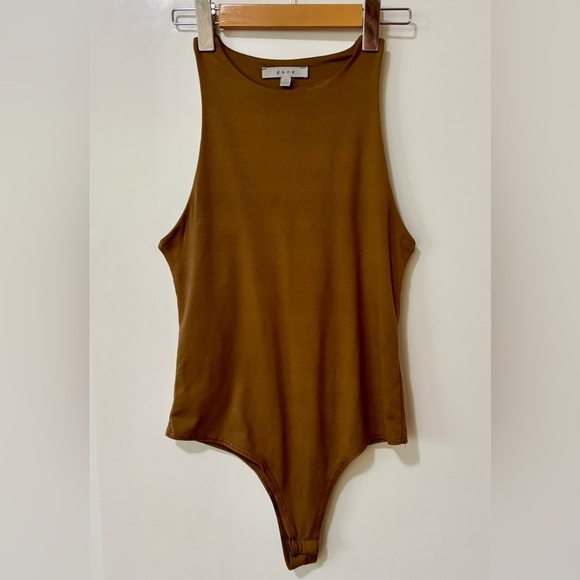 Gaze| Smooth Milk Chocolate Brown Thong Back Sleeveless Bodysuit Sz M - Picture 1 of 3